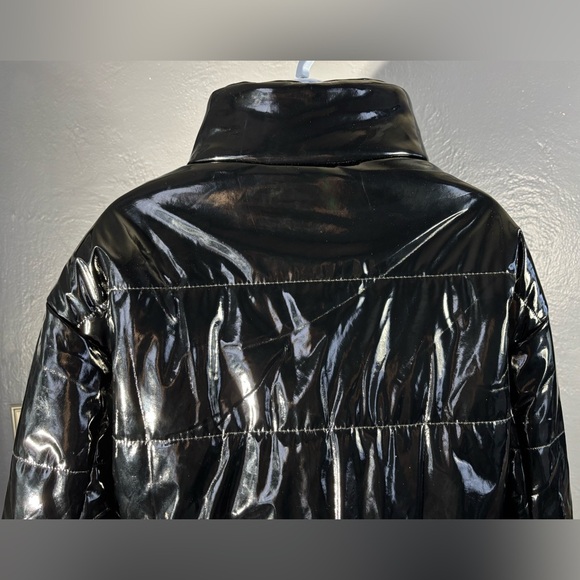 DAISEY Black Patent Bomber Cropped Puffer Jacket Size 1XL - Picture 16 of 16